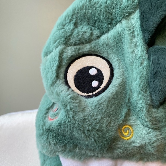 Super Soft Cozy Green Dinosaur Hat and Scarf Combo for Kids! - Picture 6 of 11